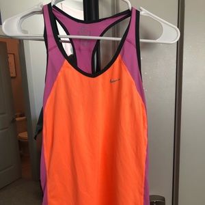 Nike drifit workout top